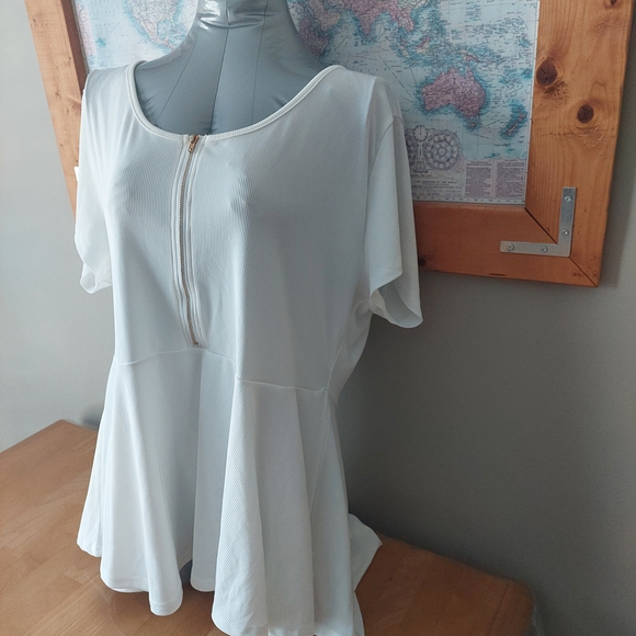 SHEIN Plus White Short Sleeve Top with Gold Zipper Peplum style Women's Size 3XL - Picture 4 of 10